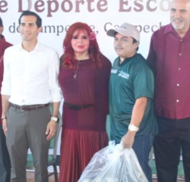Entregan equipo deportivo en Campeche