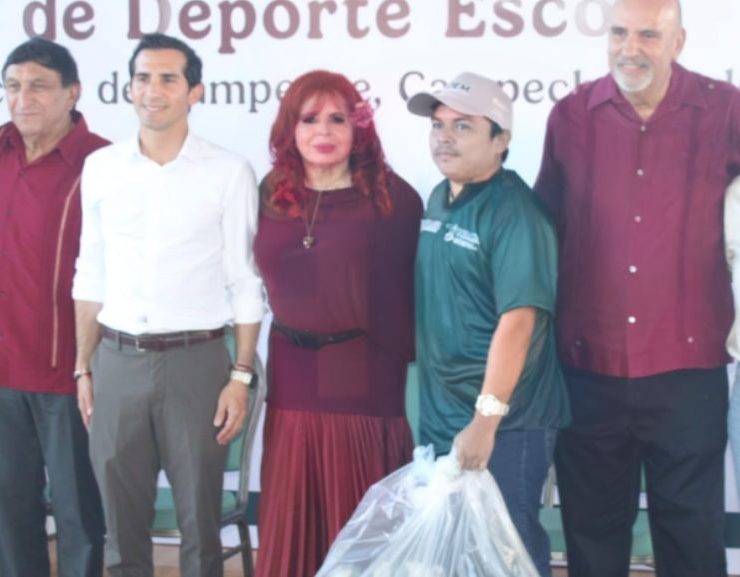 Entregan equipo deportivo en Campeche