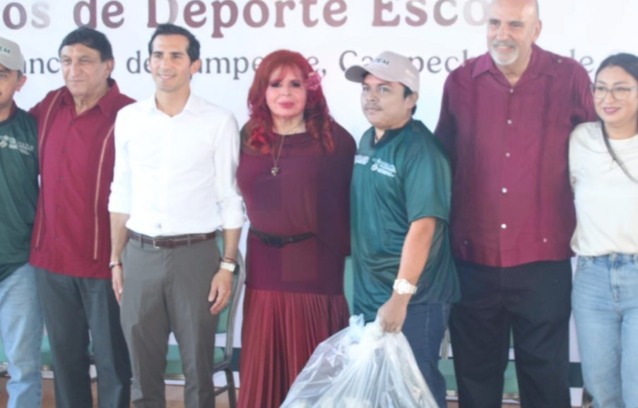 Entregan equipo deportivo en Campeche