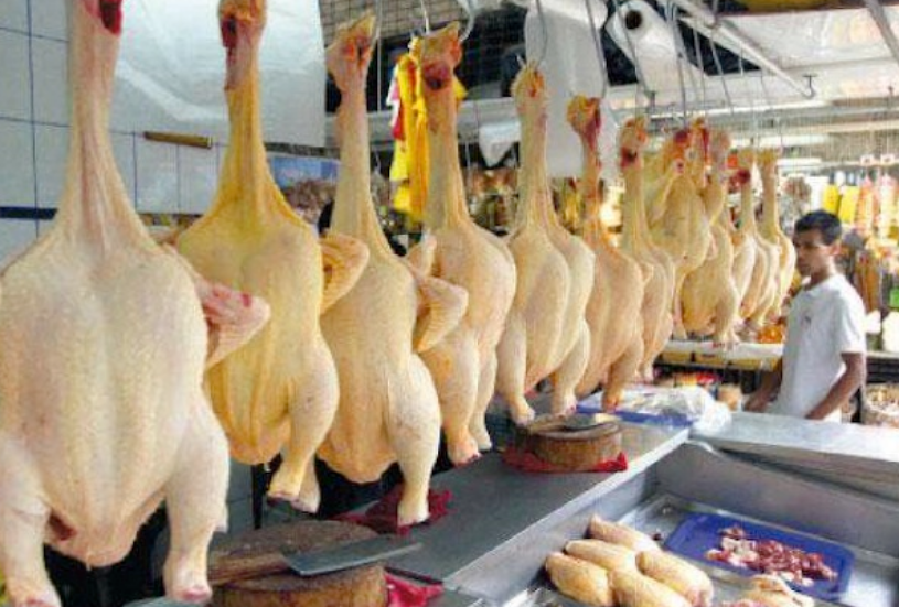 Precio del pollo de pueblo en el mercado Pedro Sainz de Baranda